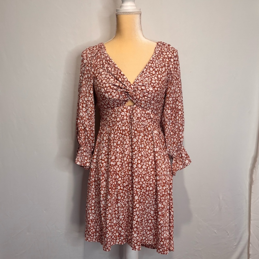 Angie Rust Floral Twist-Front Dress with White Daisies
